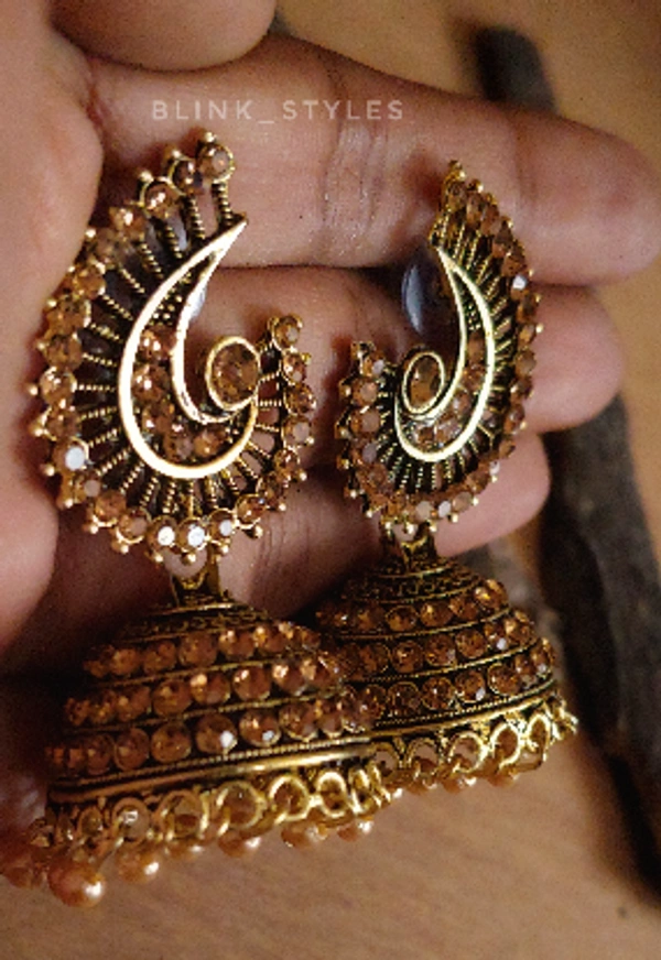 Gold stoned jumki